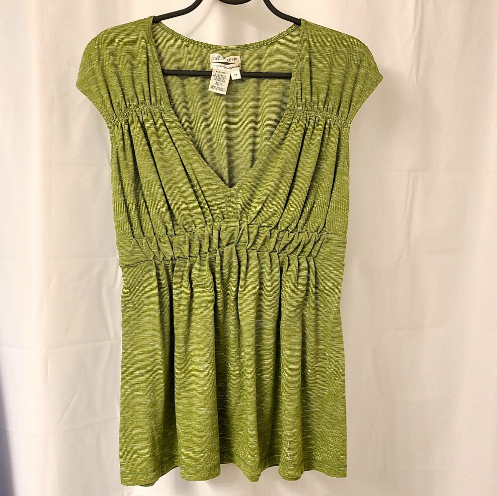 Medium Max Studio Green Sleeveless Women’s Blouse
